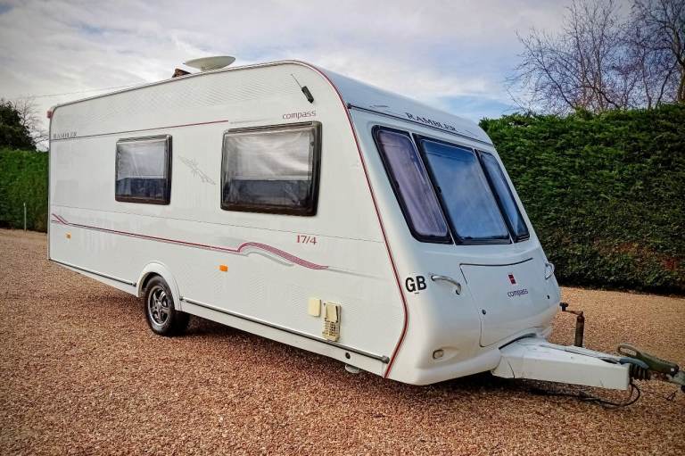4 Bert caravan Compass Rambler 2006 with awning 
