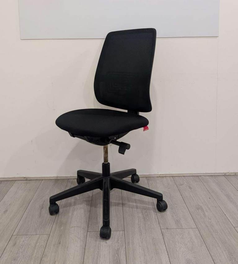 Haworth Lively Operator Chair, Fully Adjustable - Refurbished