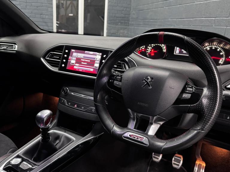 PEUGEOT 308 1.6 THP GTi by Peugeot Sport 2016