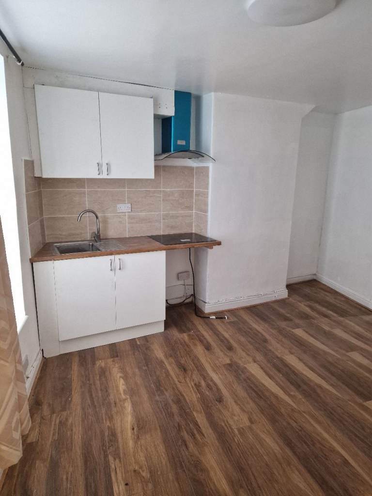 One bed room first floor flat 