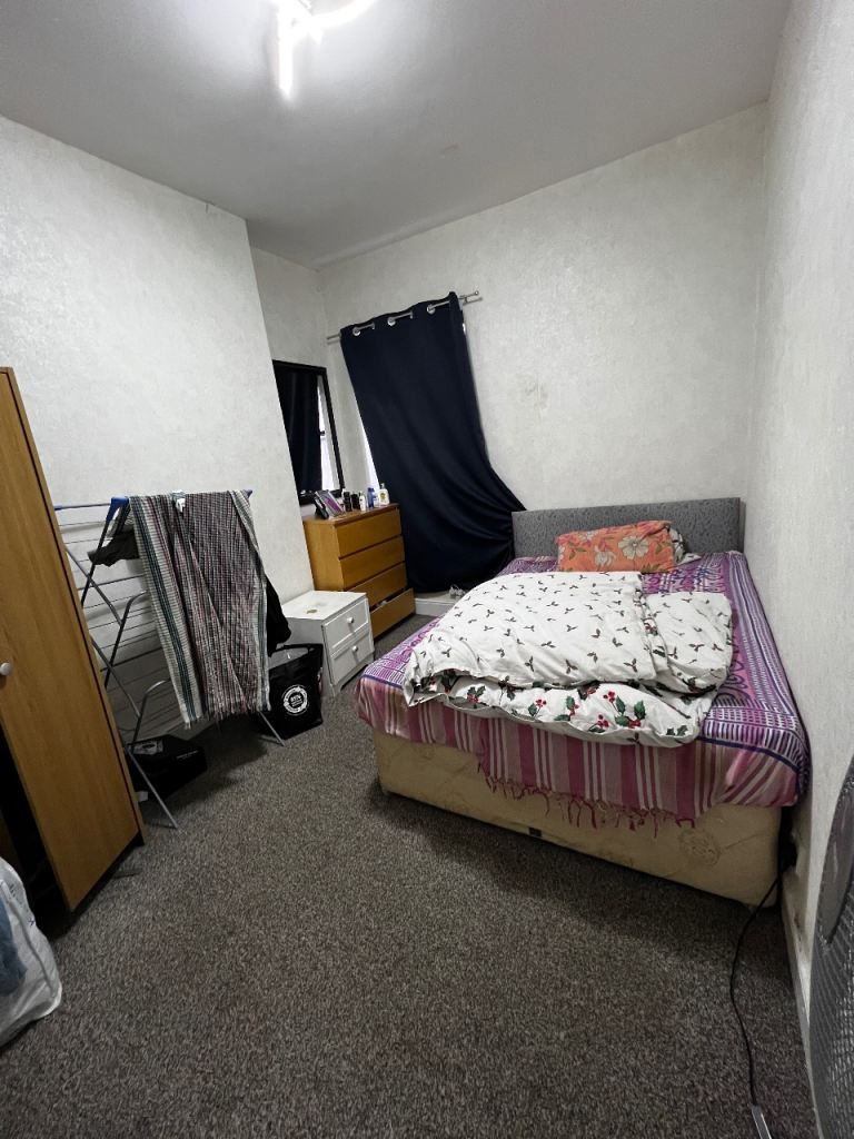 Single bedroom for rent