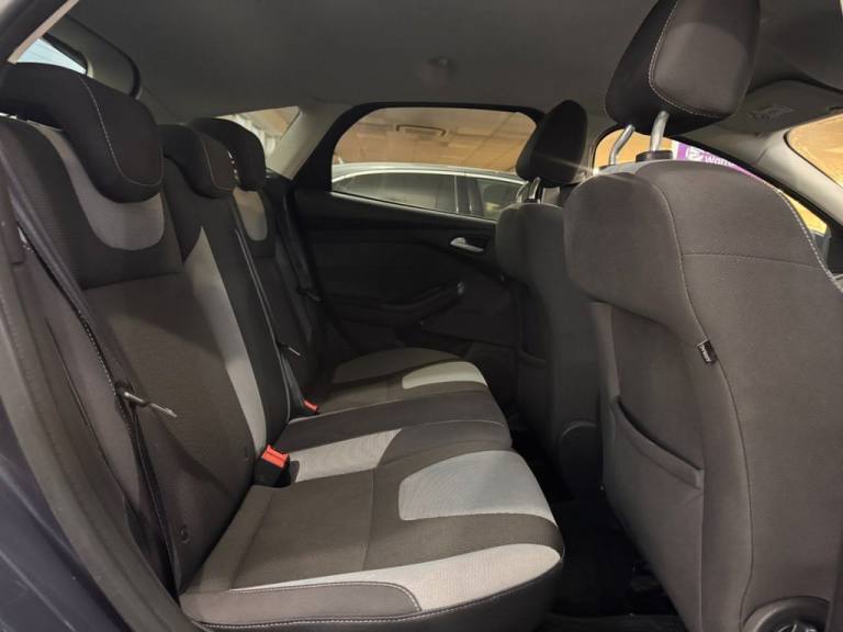 2014 Ford Focus 1.6 TDCi 115 Zetec Navigator 5dr HATCHBACK DIESEL Manual