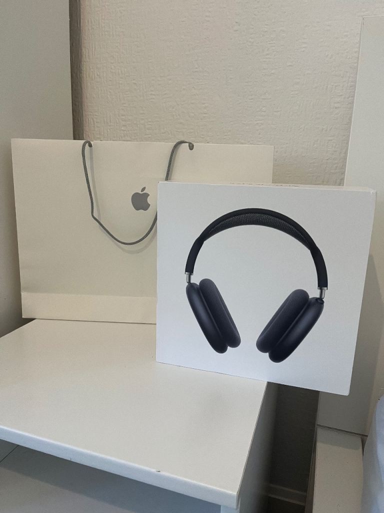 Apple AirPods Max Headphones - Midnight Black, NEW
