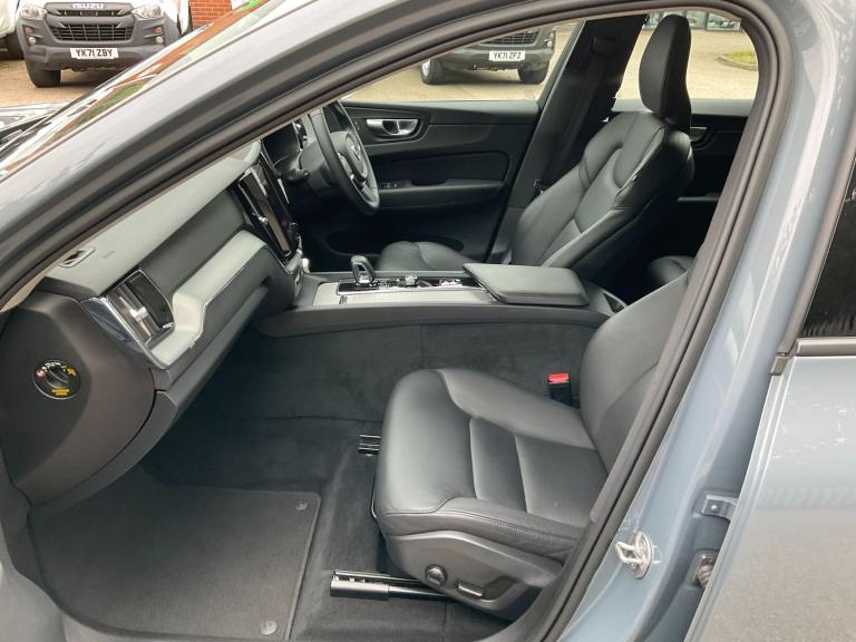 2023 Volvo XC60 2.0 B5p Core 5Dr Awd Geartronic SUV Petrol Automatic