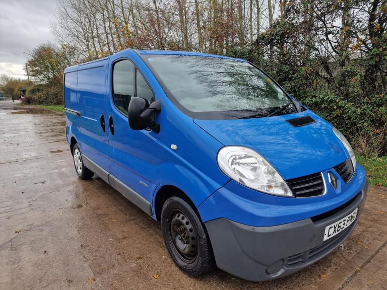 2013 Renault Trafic Blue MWB  Drives Perfect  12mth MOT  160k miles