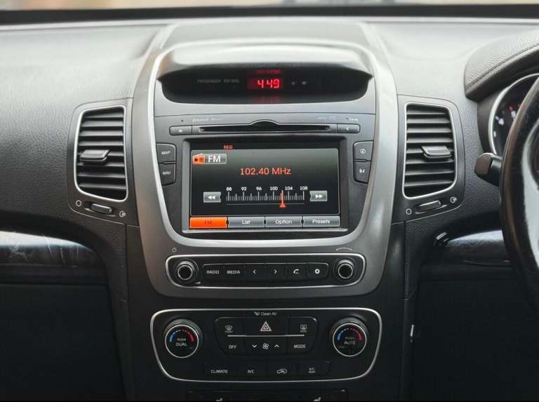 2013 Kia Sorento 2.2 CRDi KX-2 5dr Auto [Sat Nav] ESTATE DIESEL Automatic