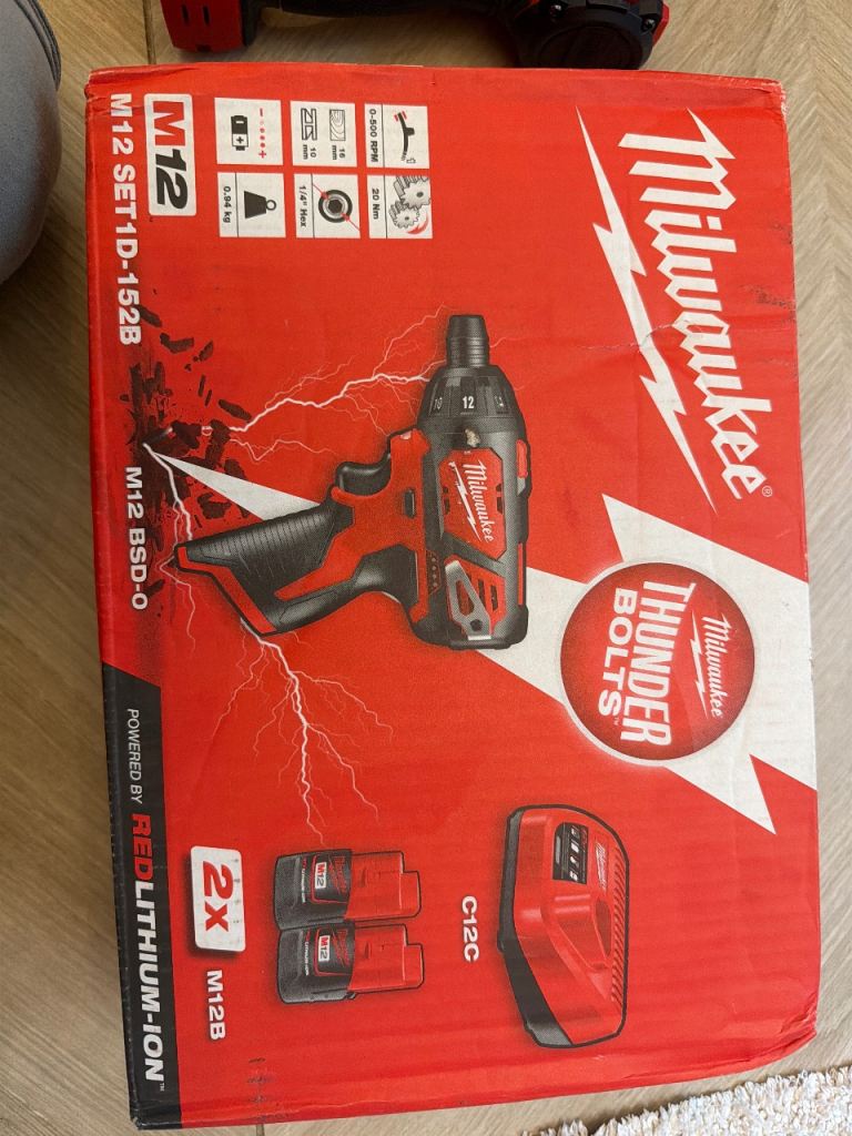 Milwaukee M12 SET1D-152B Power Tool Drill Set - New