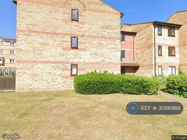 Studio flat in Pioneer Way, Watford, WD18 (#3066988)