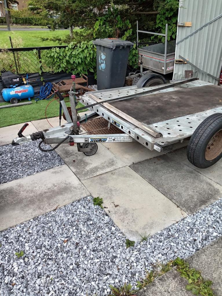 Towing trailer 