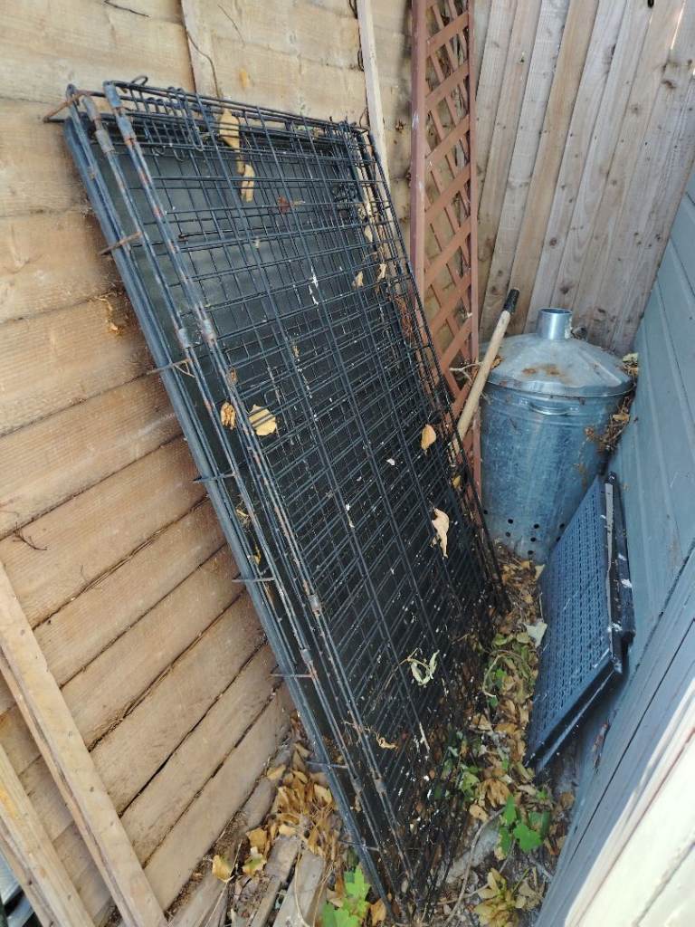 xL metal dog cage with tray 