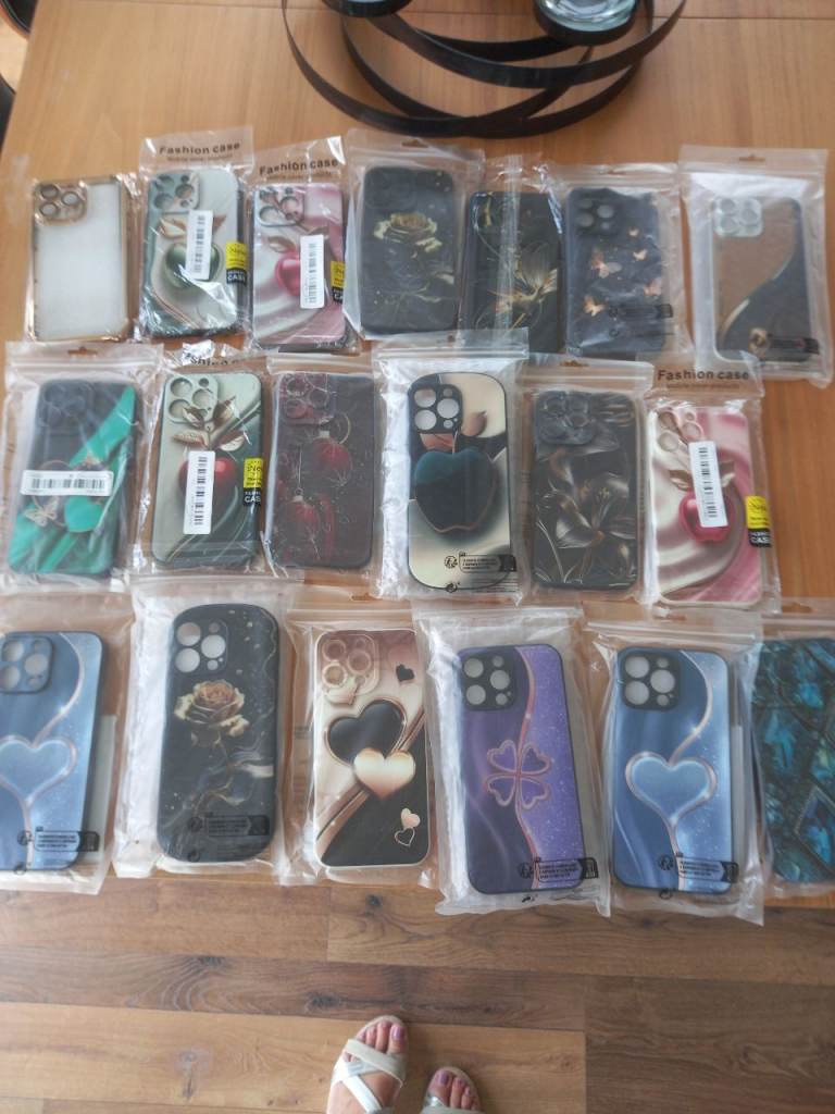 JOB LOT, 20 NEW iPhone 16 Pro Max CASES