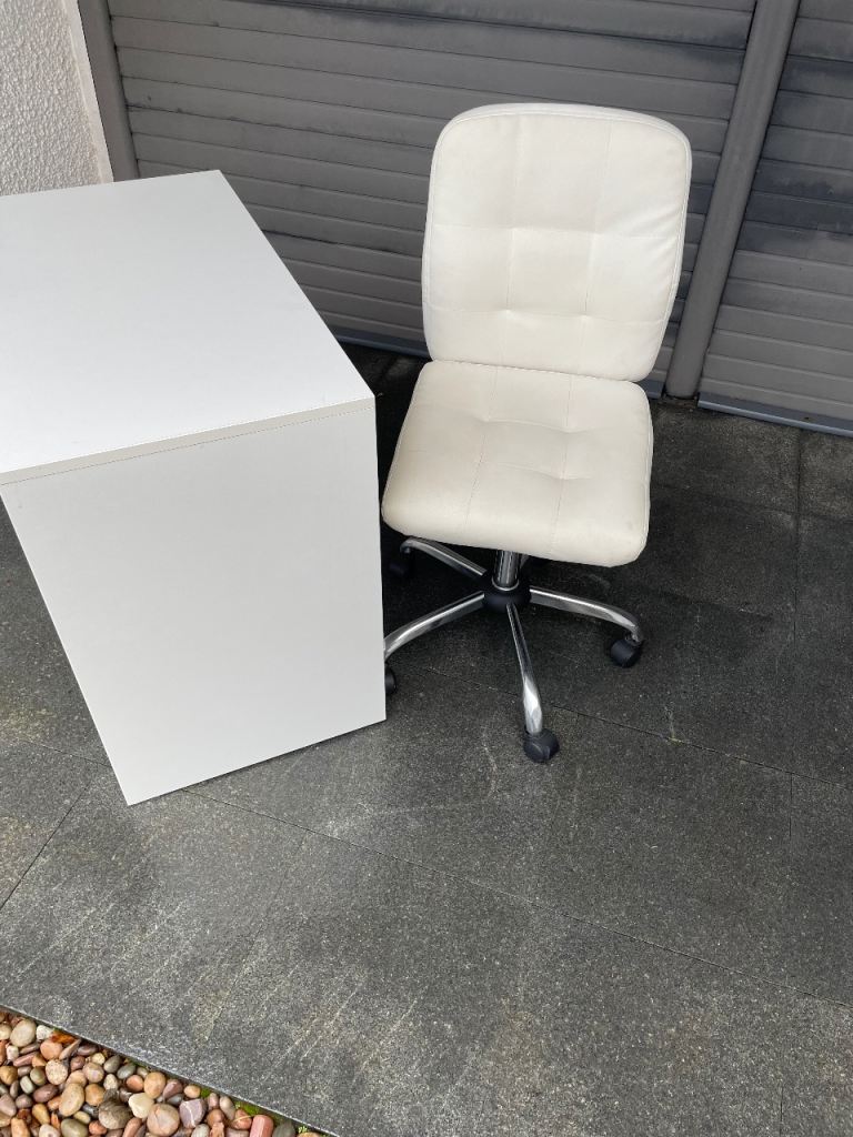 image for White desk and swivel chair 