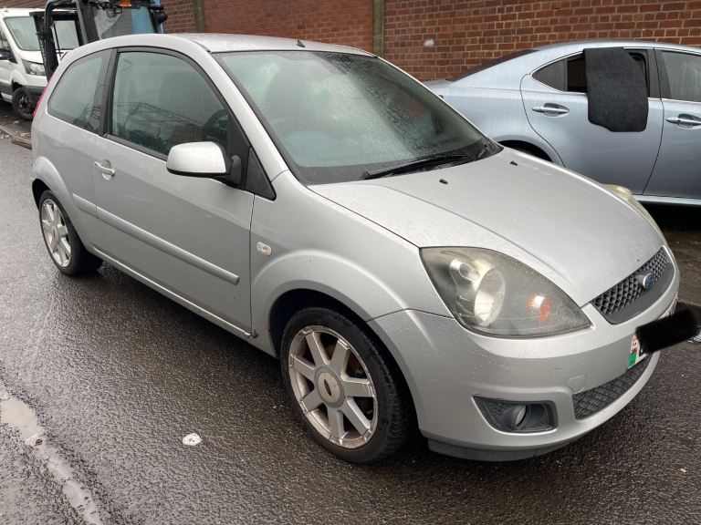 07 Ford fiesta 1.2 Petrol 2door 5speed Silver BREAKING arts