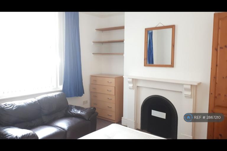 1 bedroom in Uxbridge, Uxbridge, UB8 (#2867210)