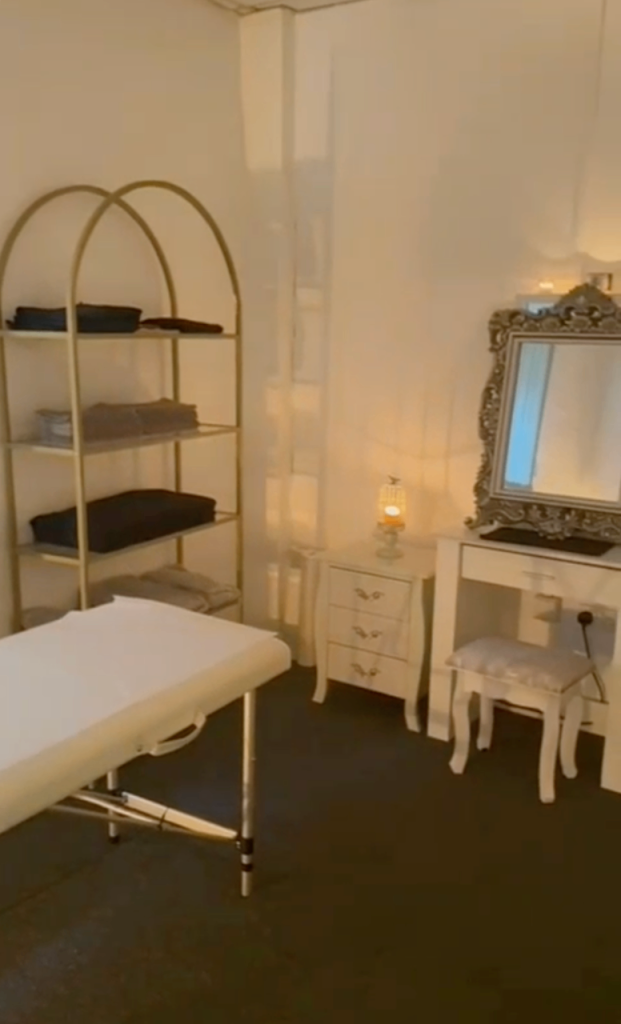 Rent a Fully Decorated Therapy room in Birmingham City Centre -  B1 Area