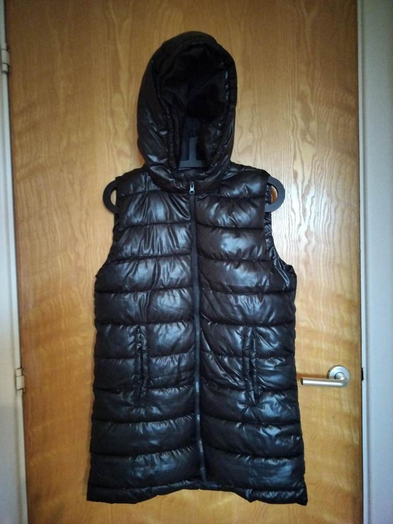 Black Puffer Gilet with Hood – Good Condition
