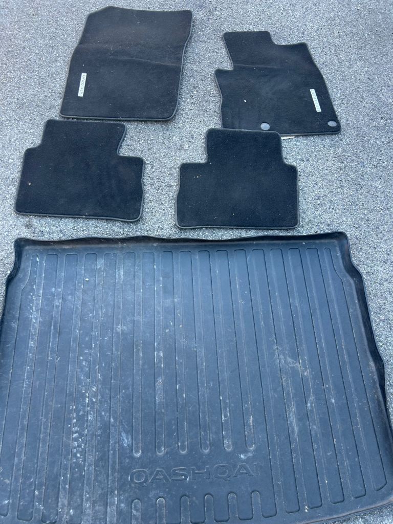 Nissan Qashqai Floor Mats and boot liner