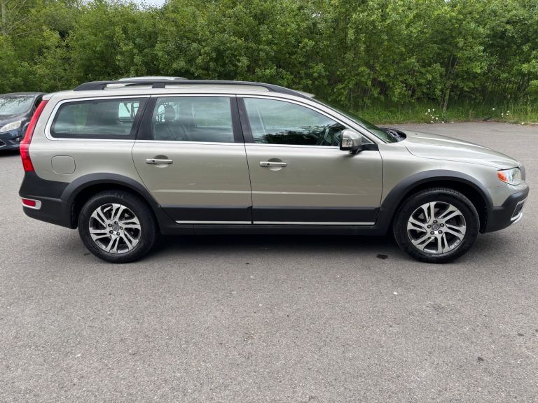 Volvo XC70, 2L D4 diesel, Manual, Gold, NEW MoT & SERVICE