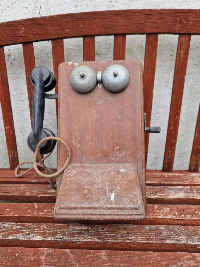 Antique Ericsson winding phone