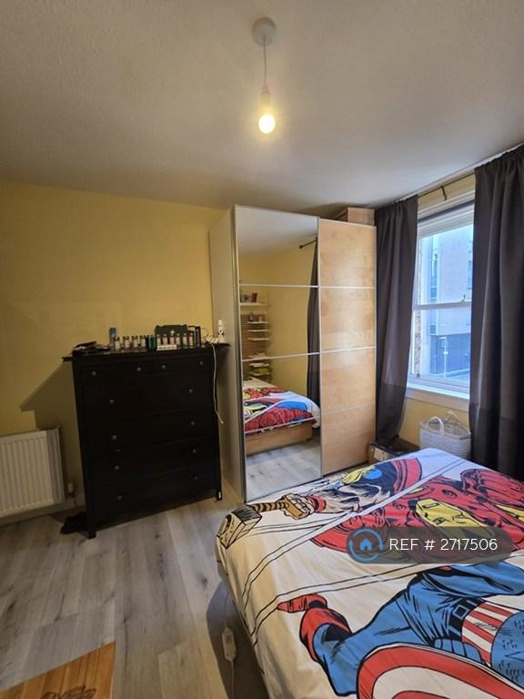 2 bedroom flat in Richmond Place, Edinburgh, EH8 (2 bed) (#2717506)