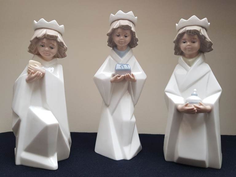 Charming Three Kings Figurines From The Leonardo Collection Geometric Styling