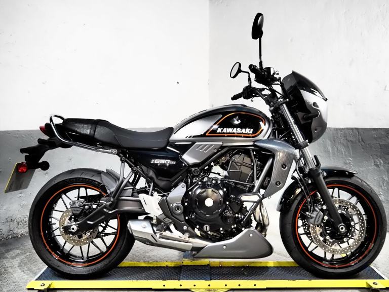 2022 Kawasaki Z 650 RS, 3k stunning Retro bike with extras ,see video
