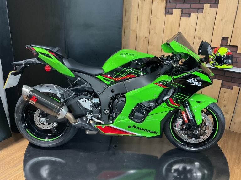 Kawasaki Ninja ZX10R KRT 2023 Akrapovic! Just 2000 Miles! FREE UK DELIVERY!