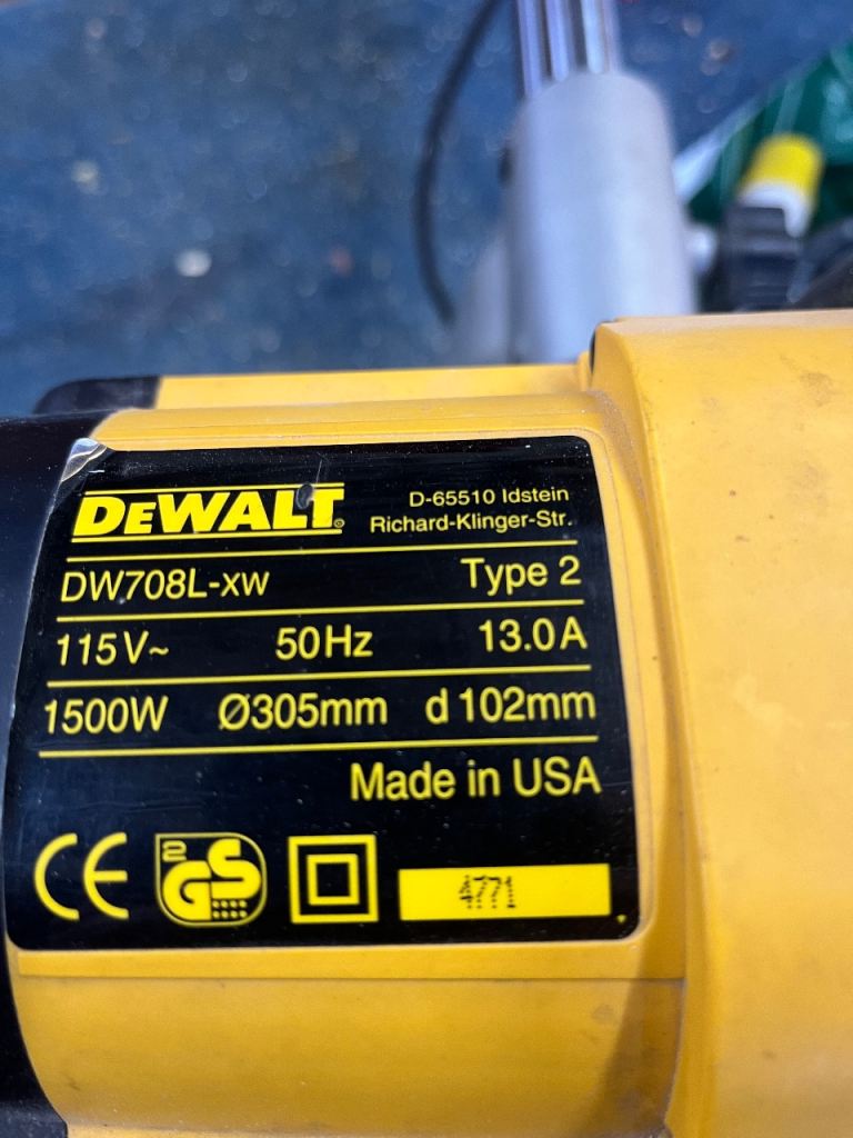 Dewalt mitre saw DW708L-XW.    Type 2
