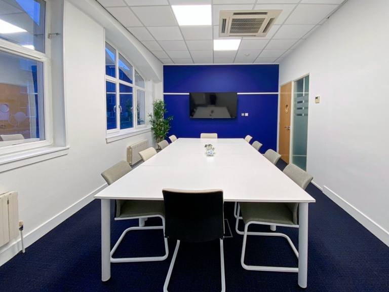 Chelmsford - CM1 2PZ \ Large Flexible Office Space for Up to 10 Desks
