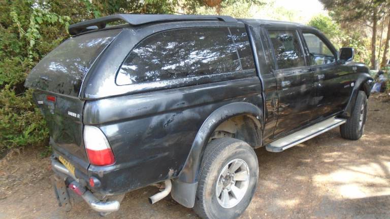 mitsubishi  L 200  Pick Up Canopy