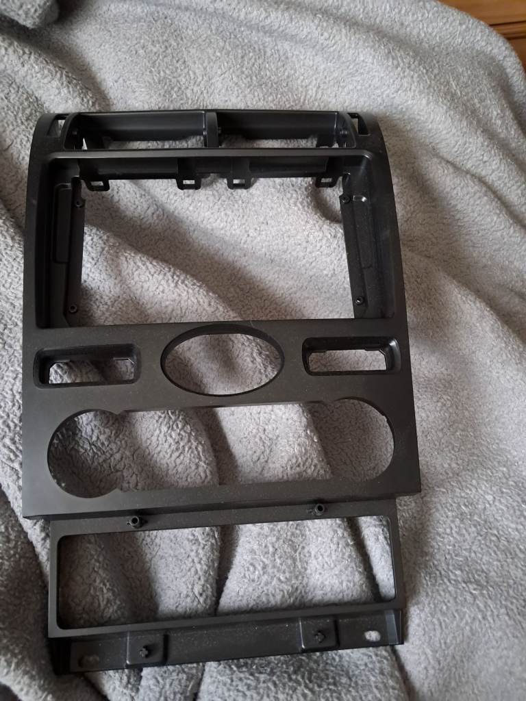 Ford Mondeo mk3 radio dash adaptor 