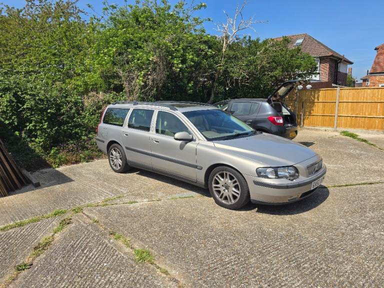 Volvo V70 D5 Estate, 2002, Manual, 2401 (cc), 5 doors