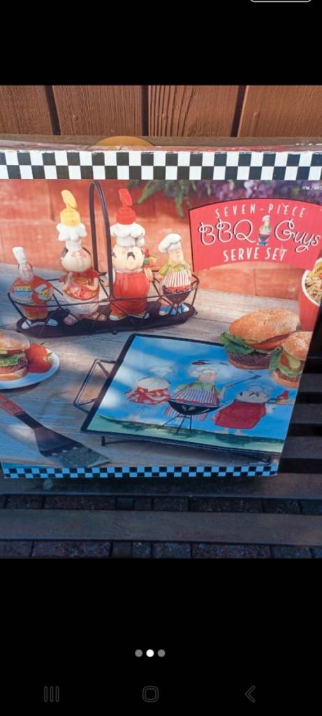 Barbecue condiment set with tray 