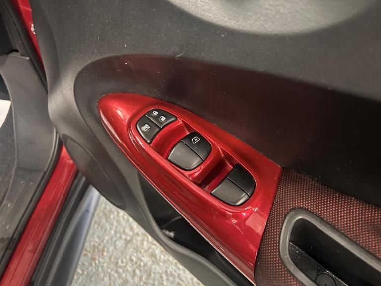 2012 Nissan Juke 1.6 Acenta Premium Euro 5 (s/s) 5dr HATCHBACK Petrol Manual