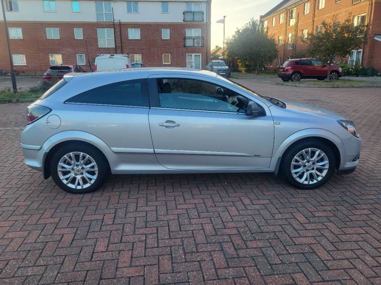 Vauxhall Astra 1.6 sri . Mot may 2027 READ FULL ADVERT 