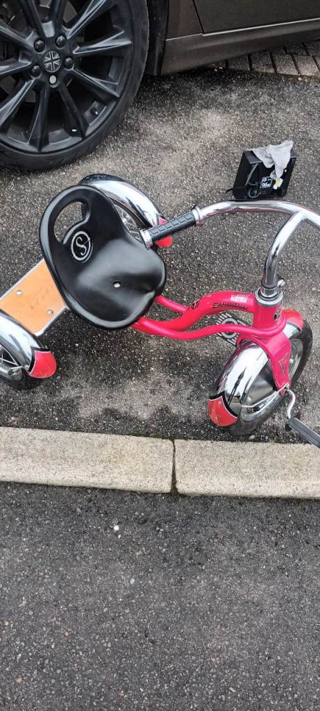 Schwinn Roadster Tricycle 