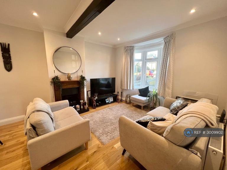 3 bedroom house in Langbrook Road, London, SE3 (3 bed) (#3009902)