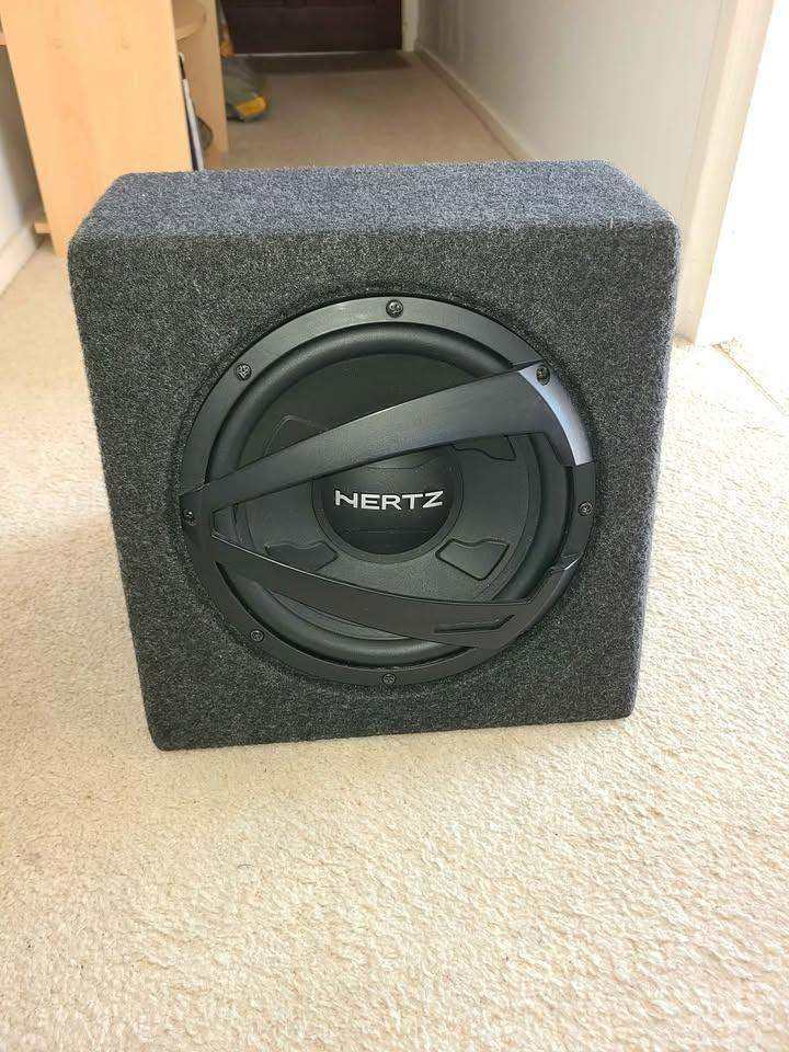 Hertz DS 25.3 Subwoofer & Crown Customs S1015 Box.