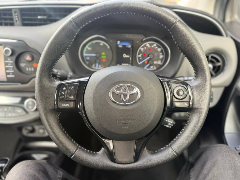 2018 Toyota Yaris 1.5 VVT-h Icon Tech Hatchback 5dr Petrol Hybrid E-CVT Euro 6 (s/s) (100 ps) Hat...