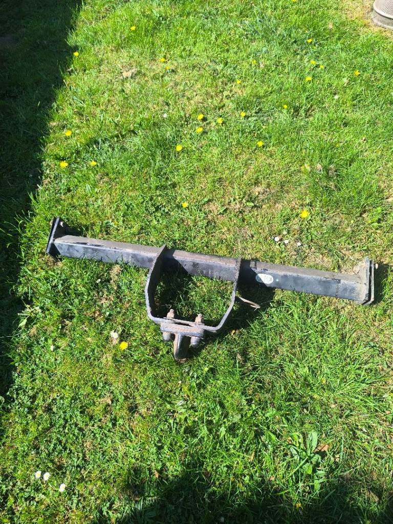 TOYOTA Hilux MKVIII 2020-2024 2.8 Diesel Tow Bar PW960-0K006