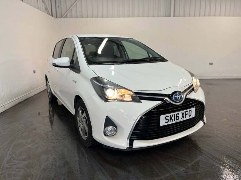 2016 Toyota Yaris 1.5 VVT-h Icon Hatchback 5dr Petrol Hybrid E-CVT Euro 6 (101 ps) Hatchback PETR...