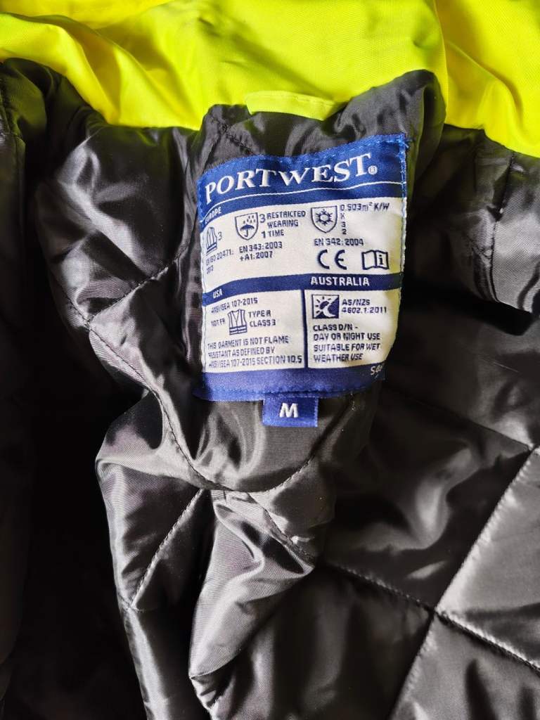 Portwest Hi-Vis Yellow Jacket – Medium, As Good As New, never worn .
