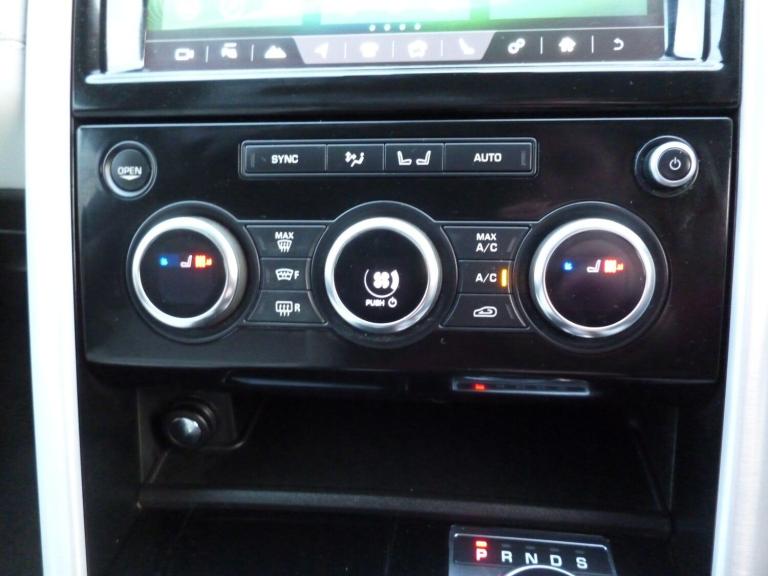 2017 Land Rover Discovery 3.0 TD V6 HSE Auto 4WD Euro 6 (s/s) 5dr ESTATE Diesel Automatic