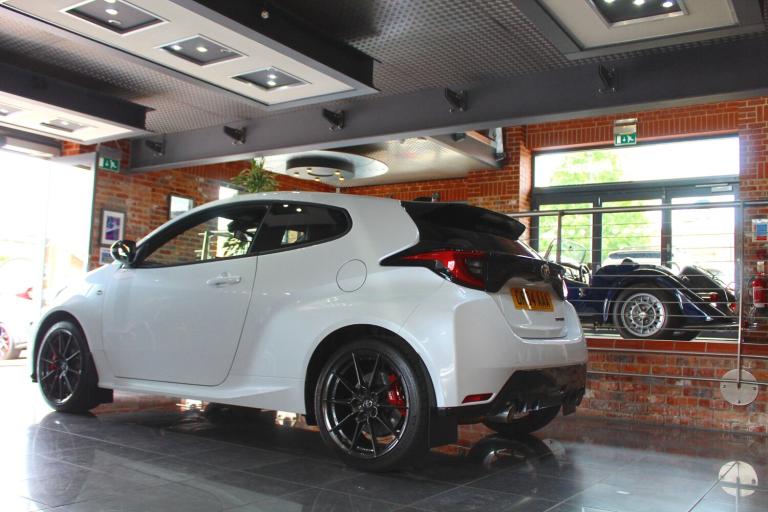 2018 Volvo V40 T3 [152] Inscription 5dr - Sat Nav &amp; Rear Camera &amp; Heated Seats HATCHBACK ...