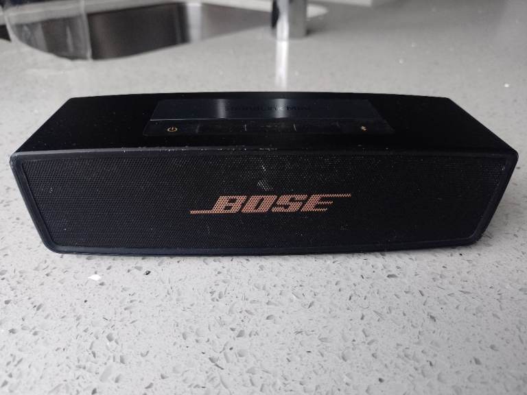 **SOLD** Bose SoundLink Mini II wireless bluetooth speaker