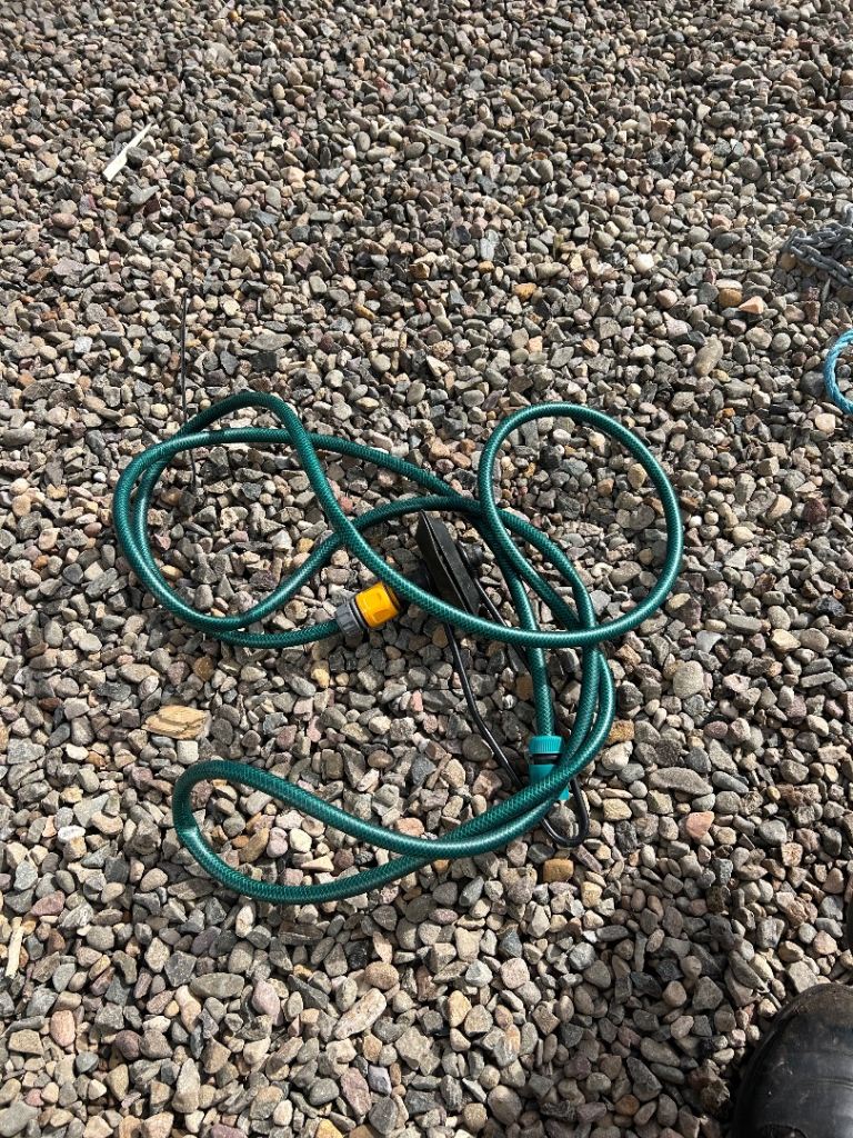 Muffs for flushing out outboard engine