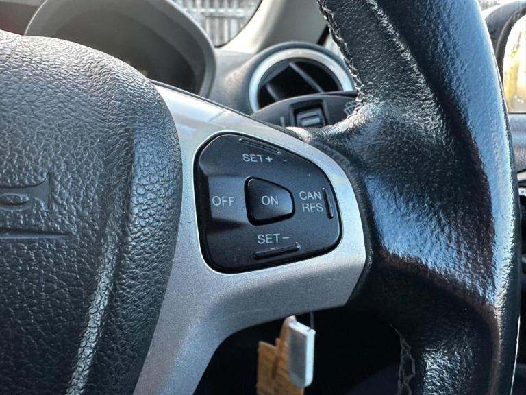 2010 Ford Fiesta 1.4 Titanium 3dr HATCHBACK PETROL Manual