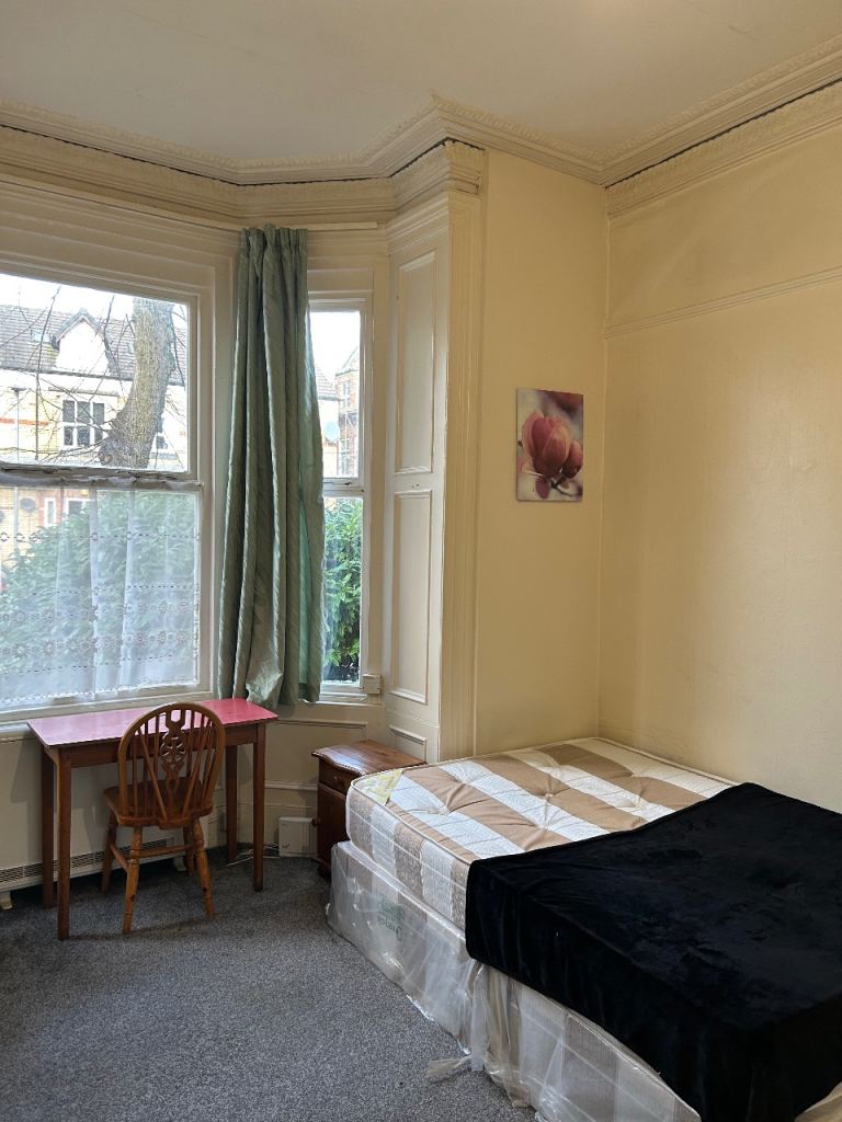 Whalley range Studio Flat