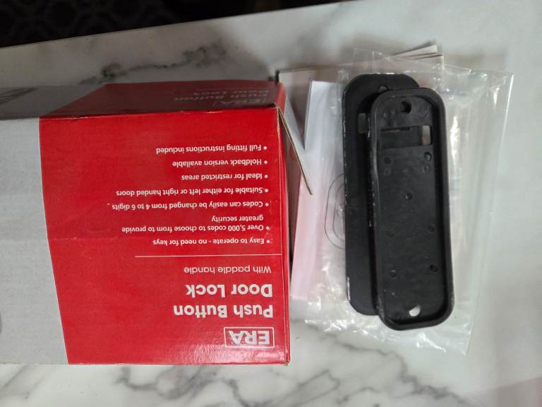 Push button door lock