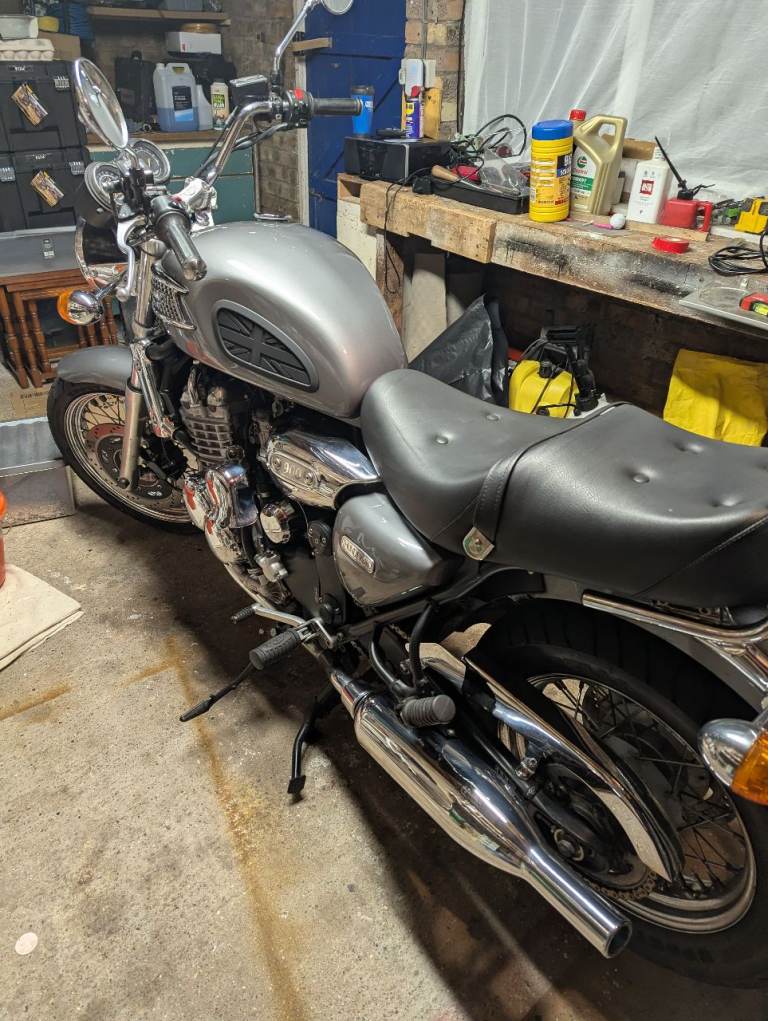 Triumph, THUNDERBIRD, 2002, 885 (cc)